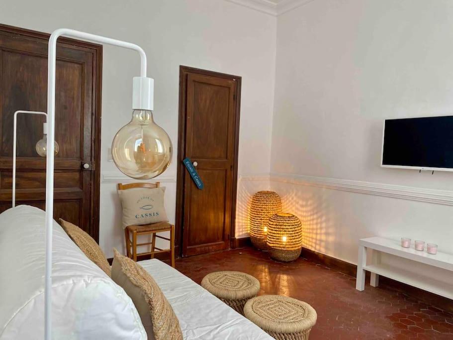 Click! Casa Lamartine Fabulous Ideal Location Walk To All!!! Cassis Luaran gambar